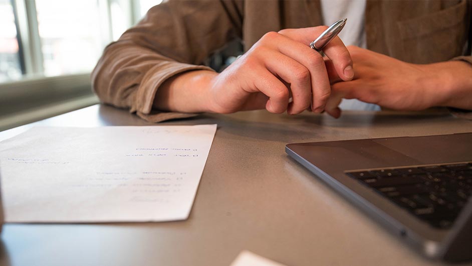 高校入职背景调查与就业前景分析