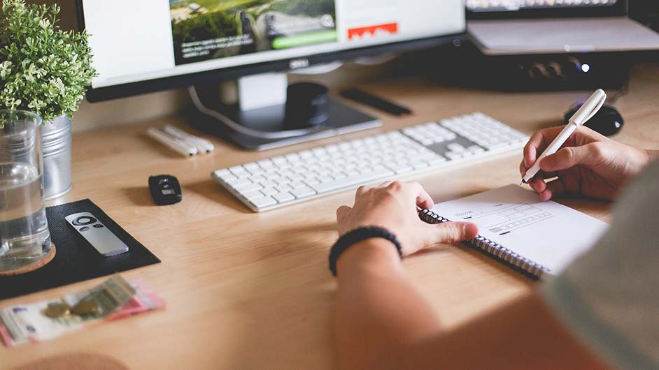 不会写简历,AI简历工具轻松生成专业简历(使用指南)