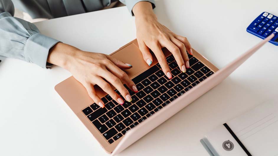 招钟点工是什么意思